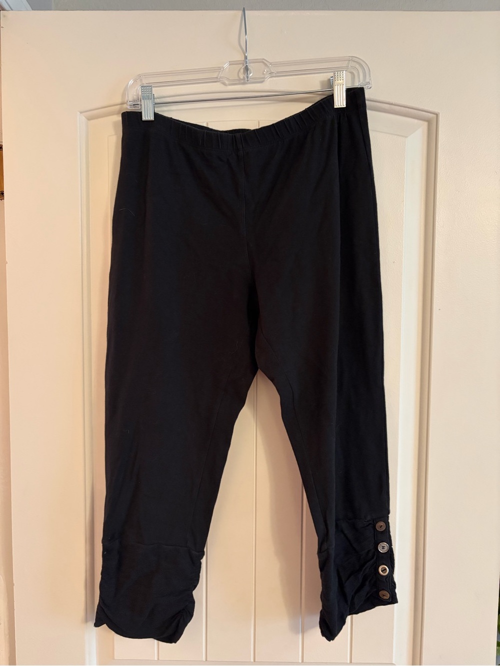 Soft Surroundings Cotton Blend Button-Hem Capris, Size M